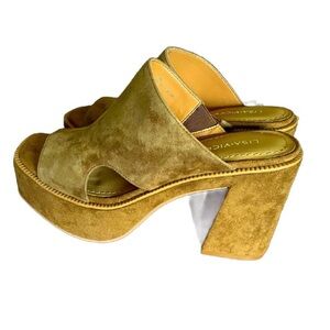 Retro suede-ish platform